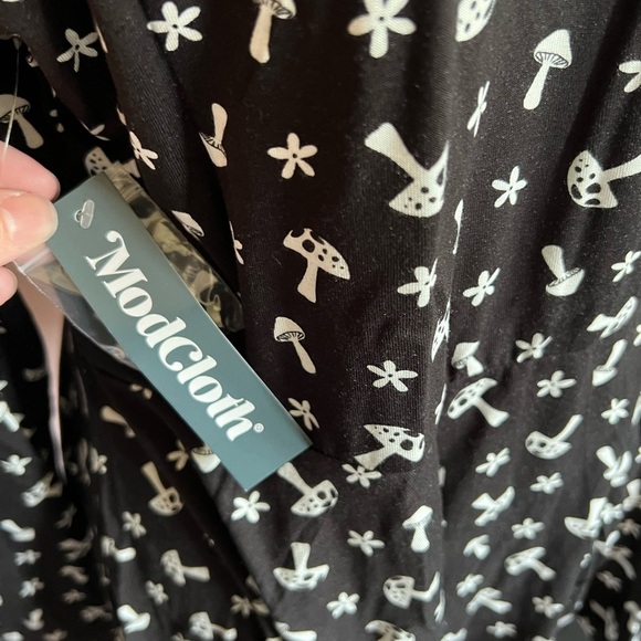 NWT ModCloth Mushroom Print Stretchy Peplum Top - Picture 5 of 7